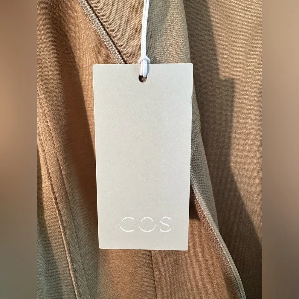 COS M Glossy Minimalist Taupe Puff Bubble Short Sleeve Shift Scandi Style Dress - Picture 10 of 16